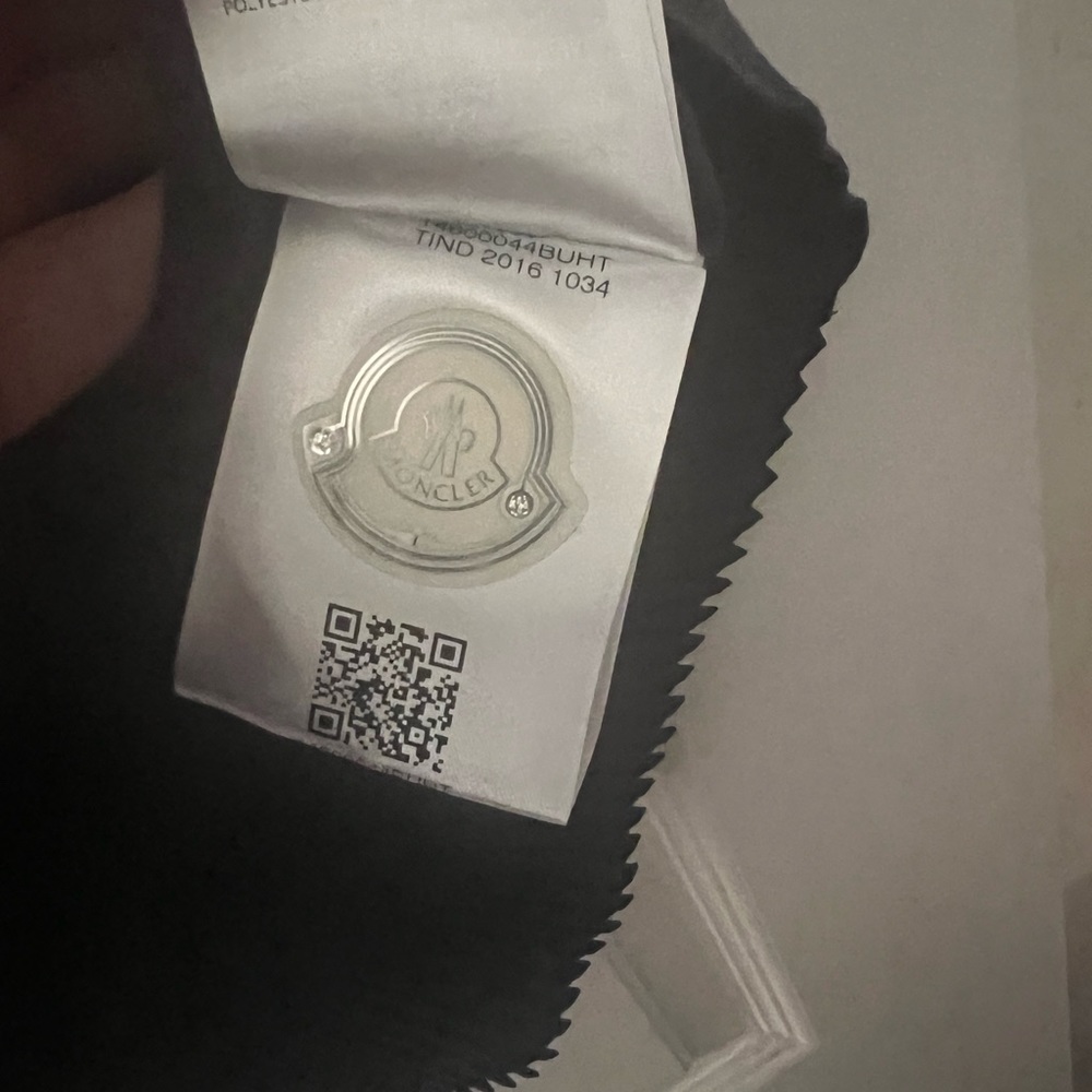 Moncler Sweater - Picture 7 of 9